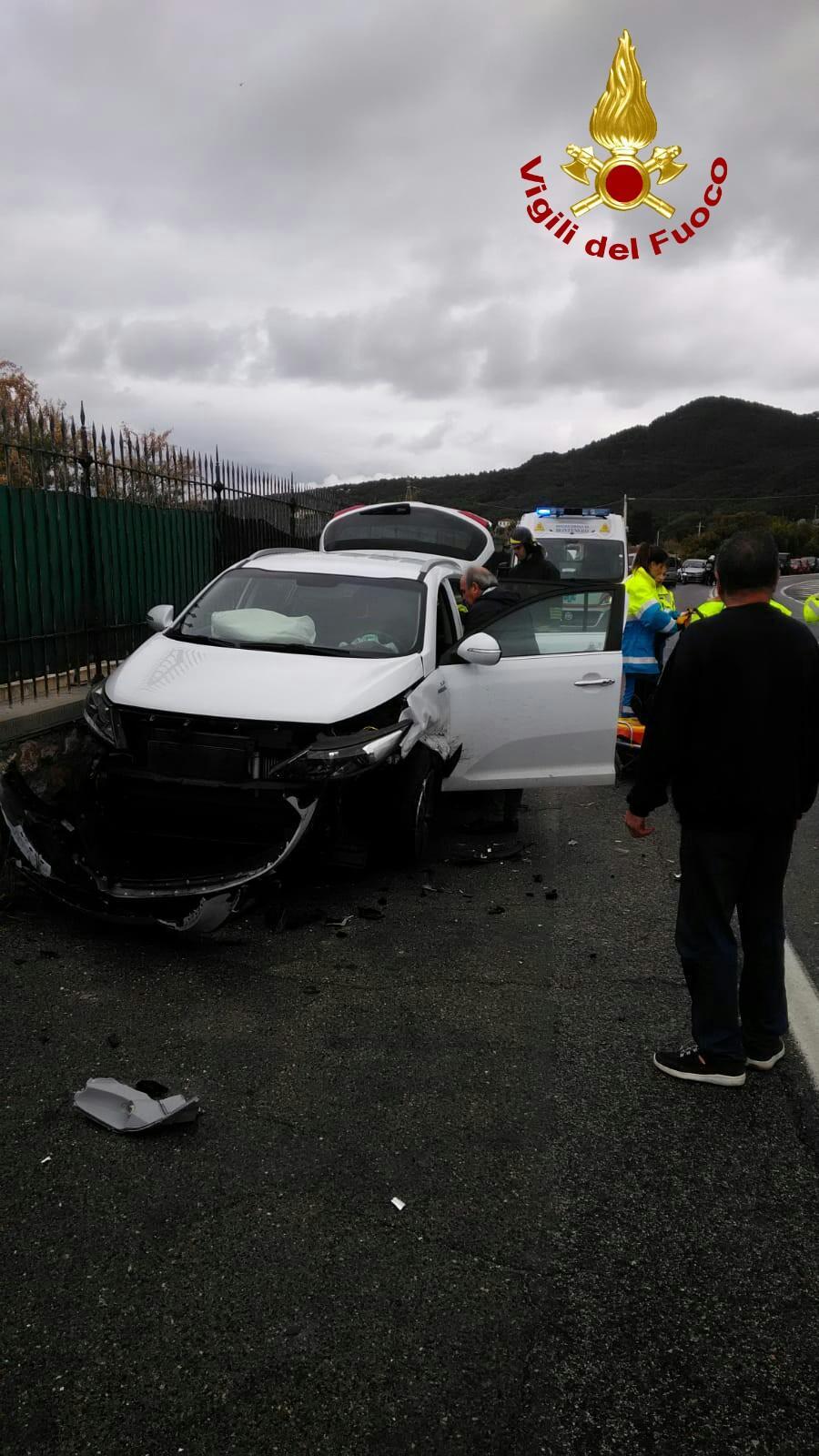 Scontro frontale tra auto al Boccale: due feriti