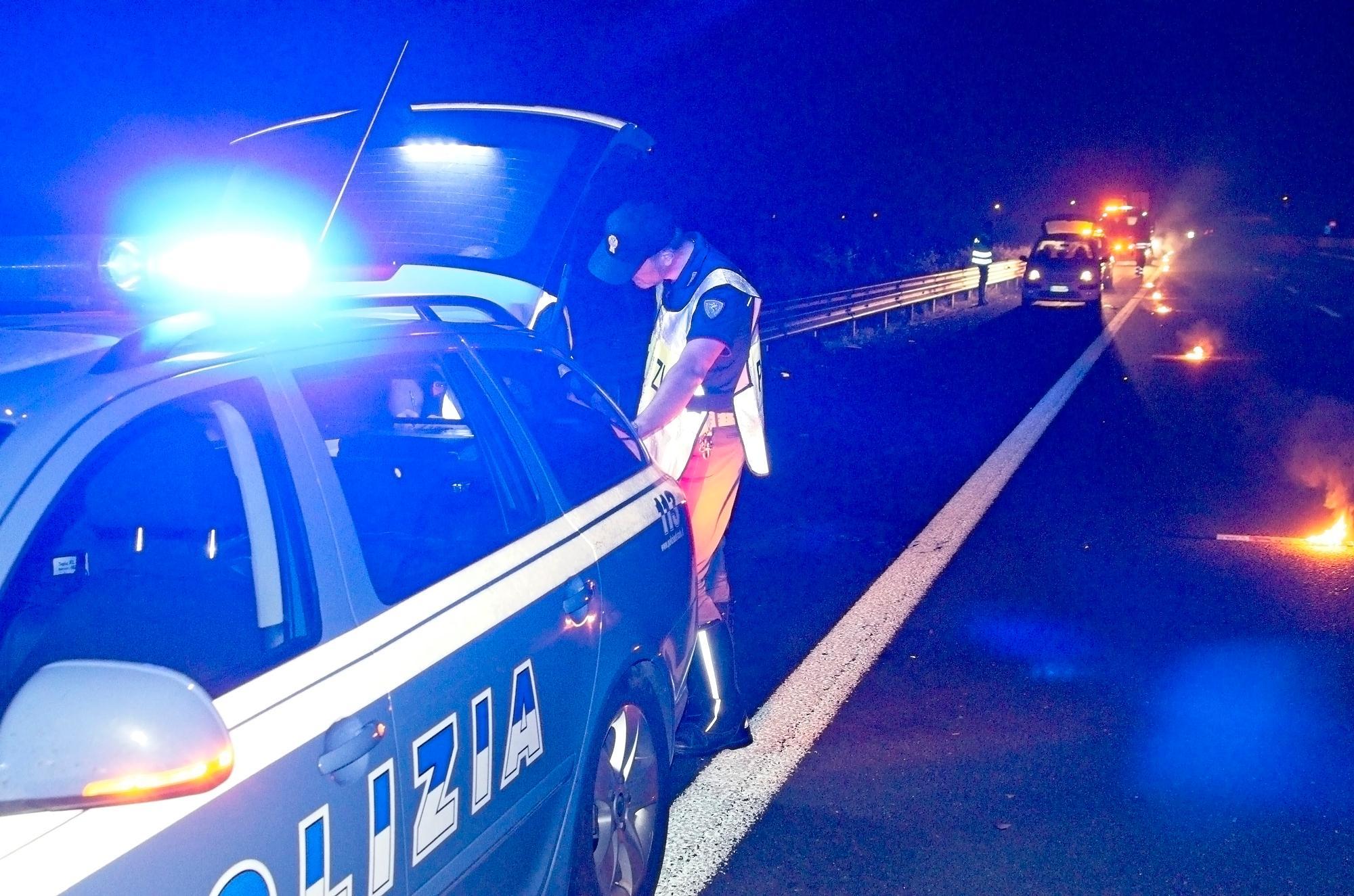Tragedia in autostrada, morti un 35enne e un 39enne di Reggio Emilia: in un video i momenti prima dello schianto