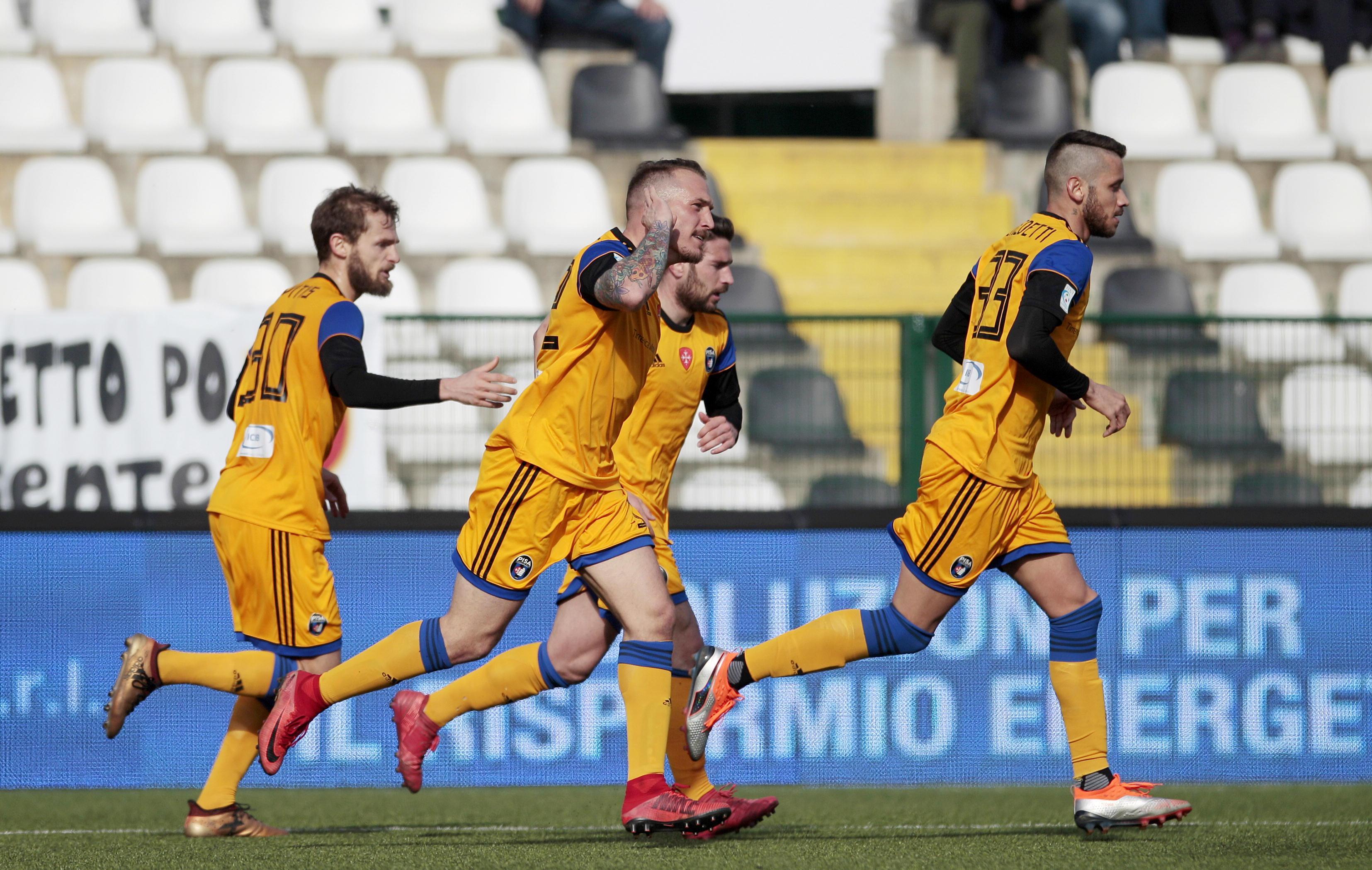 Massimiliano Pesenti, autore del gol del 2-2 contro la Carrarese
