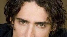 È ancora molto legato alla band che lo ha fatto conoscere al pubblico nel 1996