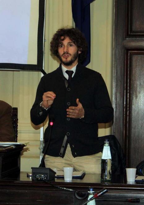 Scambio di accuse sull’auto elettrica in uso al vicesindaco 