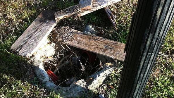 Lampione pericoloso vicino al parco
