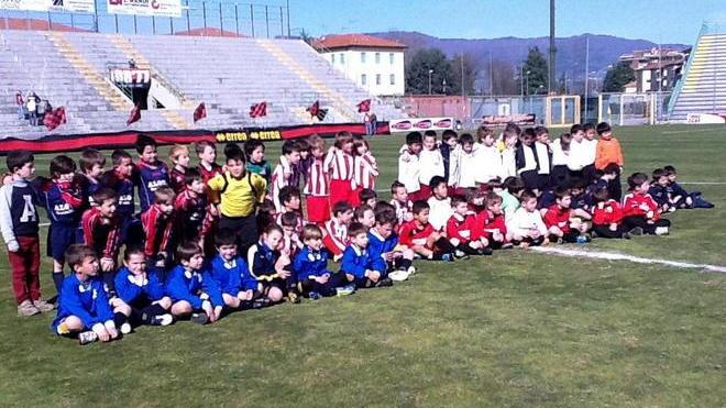 Centinaia di bimbi in festa allo stadio il simbolo della rinascita rossonera