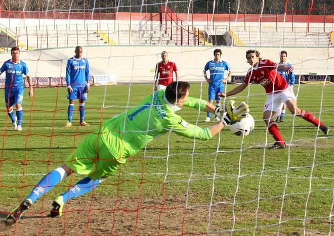 Dossena si conferma, sugli scudi anche Stovini