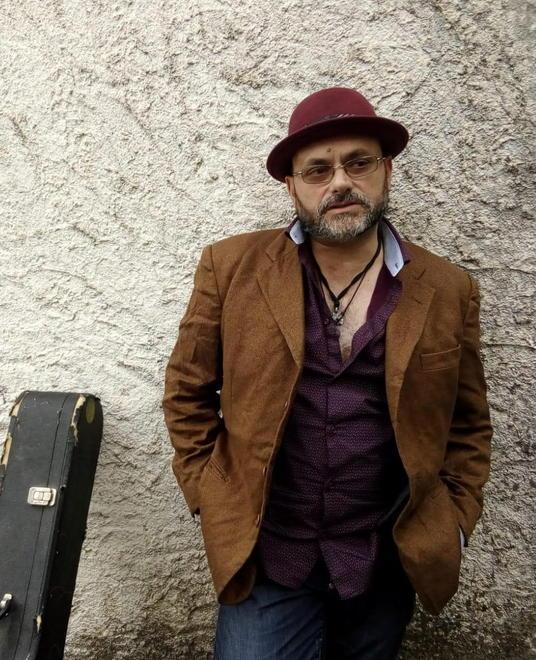 Carrarese conquista Nashville a suon di musica country