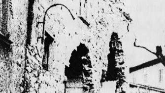 Vidi due bombe staccarsi dalle fusoliere e cadere sul paese