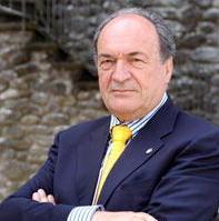 Bondi: intitolare il vecchio comunale a Carlo Panelli