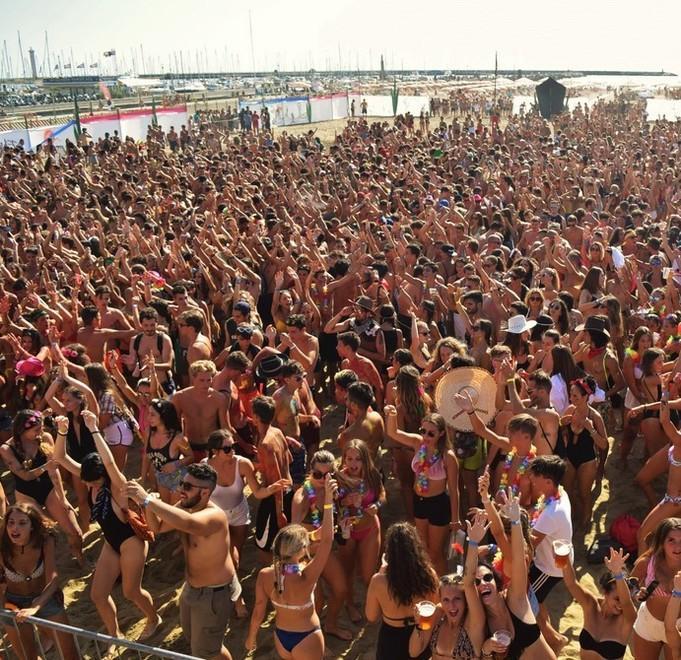 Non solo Jovanotti: Viareggio si accende di eventi in spiaggia