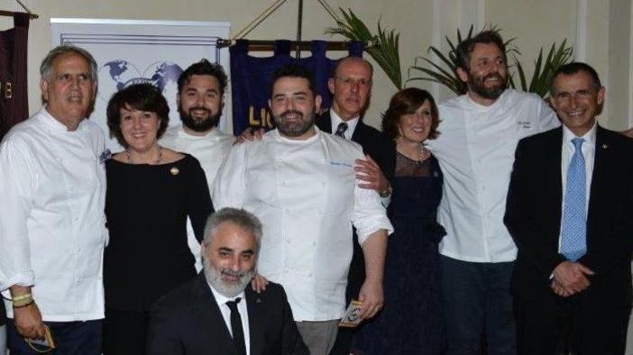 Grandi chef per un’ambulanza Successo della cena soldiale