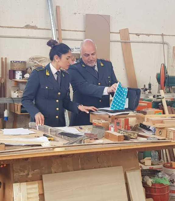 Falegname “in nero”, sanzionato il titolare 