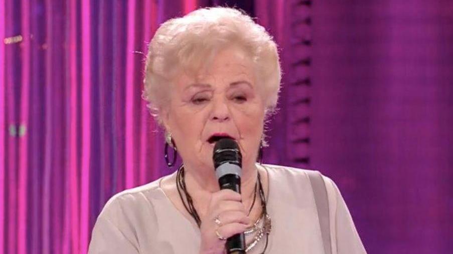 Ivana canta alla Corrida E il fidanzato Roberto le manda un videoclip