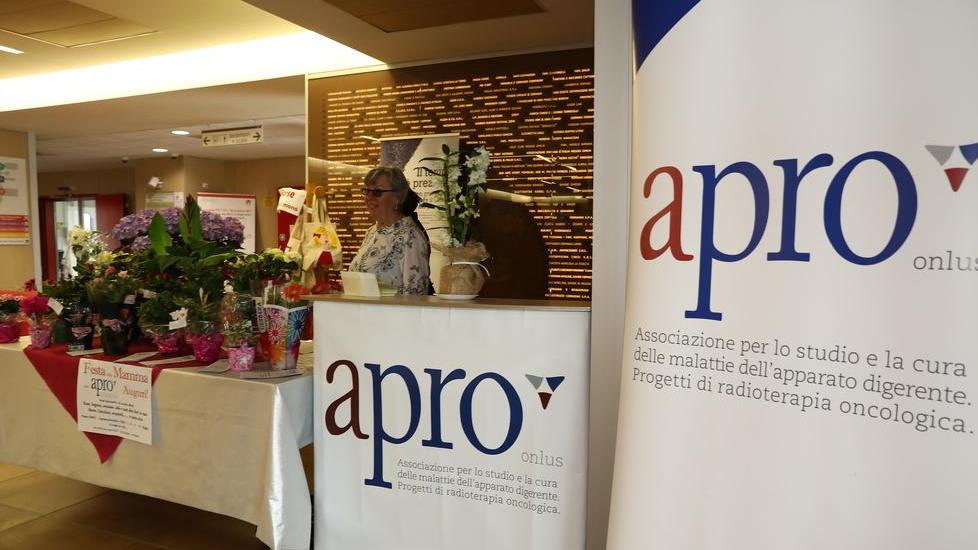 Apro Onlus raccolti 8.500 euro coi banchetti