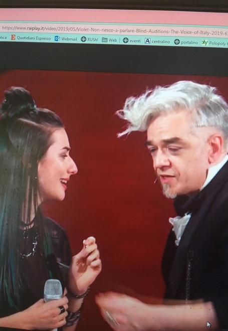 Violet la giovane stella illumina The Voice «Scrivo i pezzi, canto e ritrovo me stessa» 