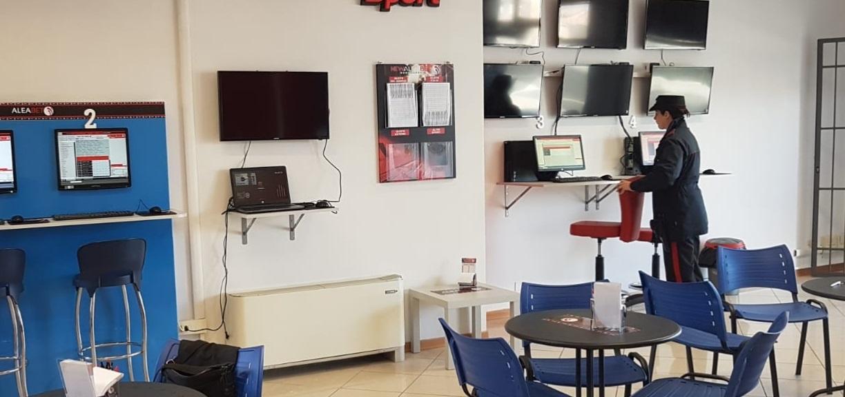 Sala scommesse abusiva vicino a una scuola, denunciato il gestore