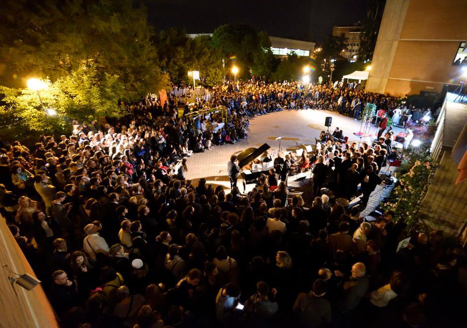 Scuola di giorno, “Città del Lettore” al tramonto il liceo Moro è pronto a regalare emozioni 