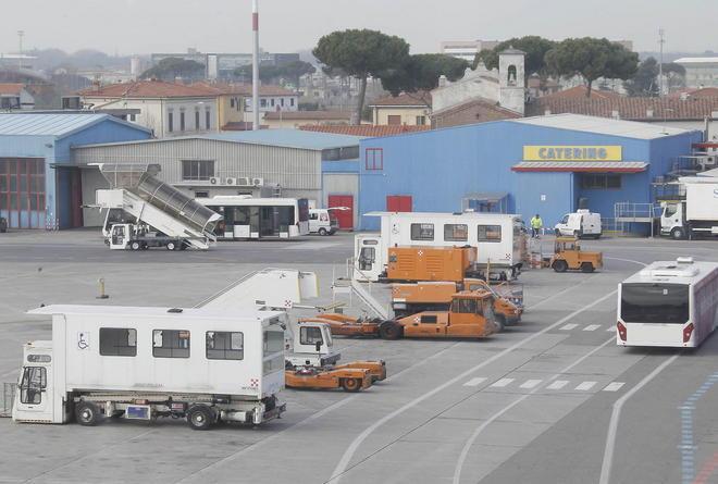 Aeroporto, Cisl e Uil: la Sat intimidisce i lavoratori 