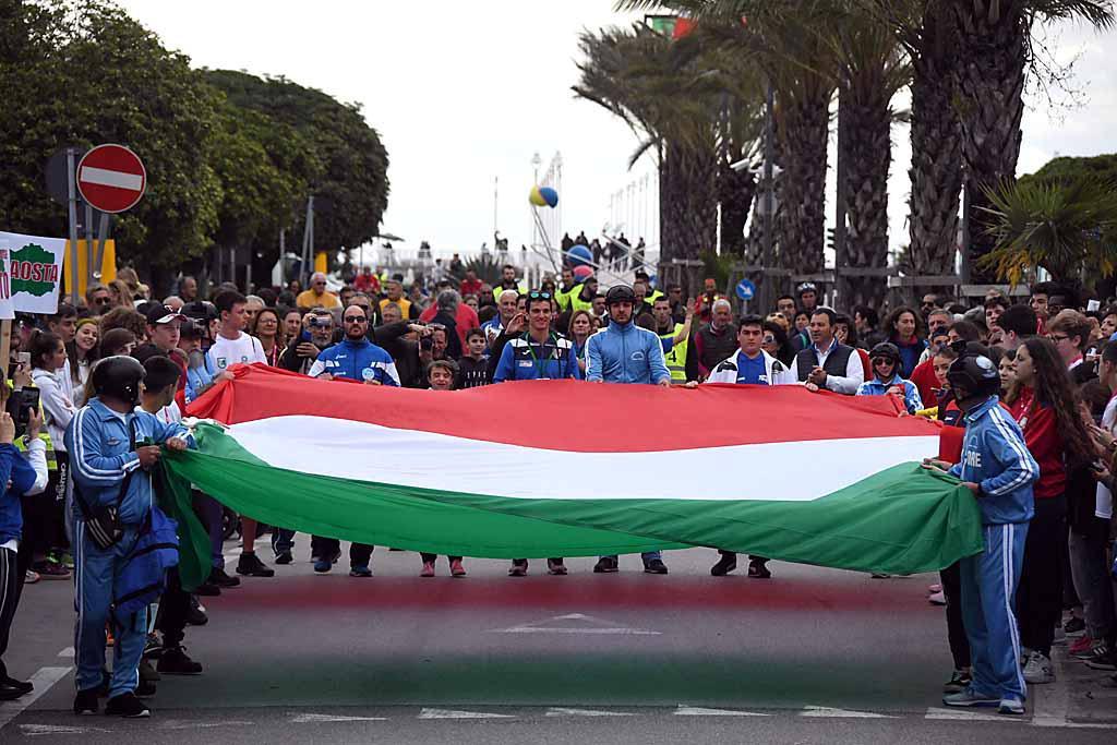 Massa a braccia aperte per la Festa nazionale dello sport scolastico 