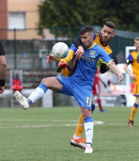 Pesenti ritrova il gol e ringrazia Lisi «Un pallone perfetto, abbiamo carattere» 