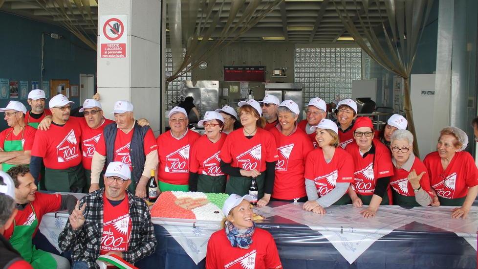 Il maltempo non ferma la sagra della canocchia In 1.500 nello stand