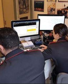 La stalker di una ventenne è la sua mamma: denunciata 