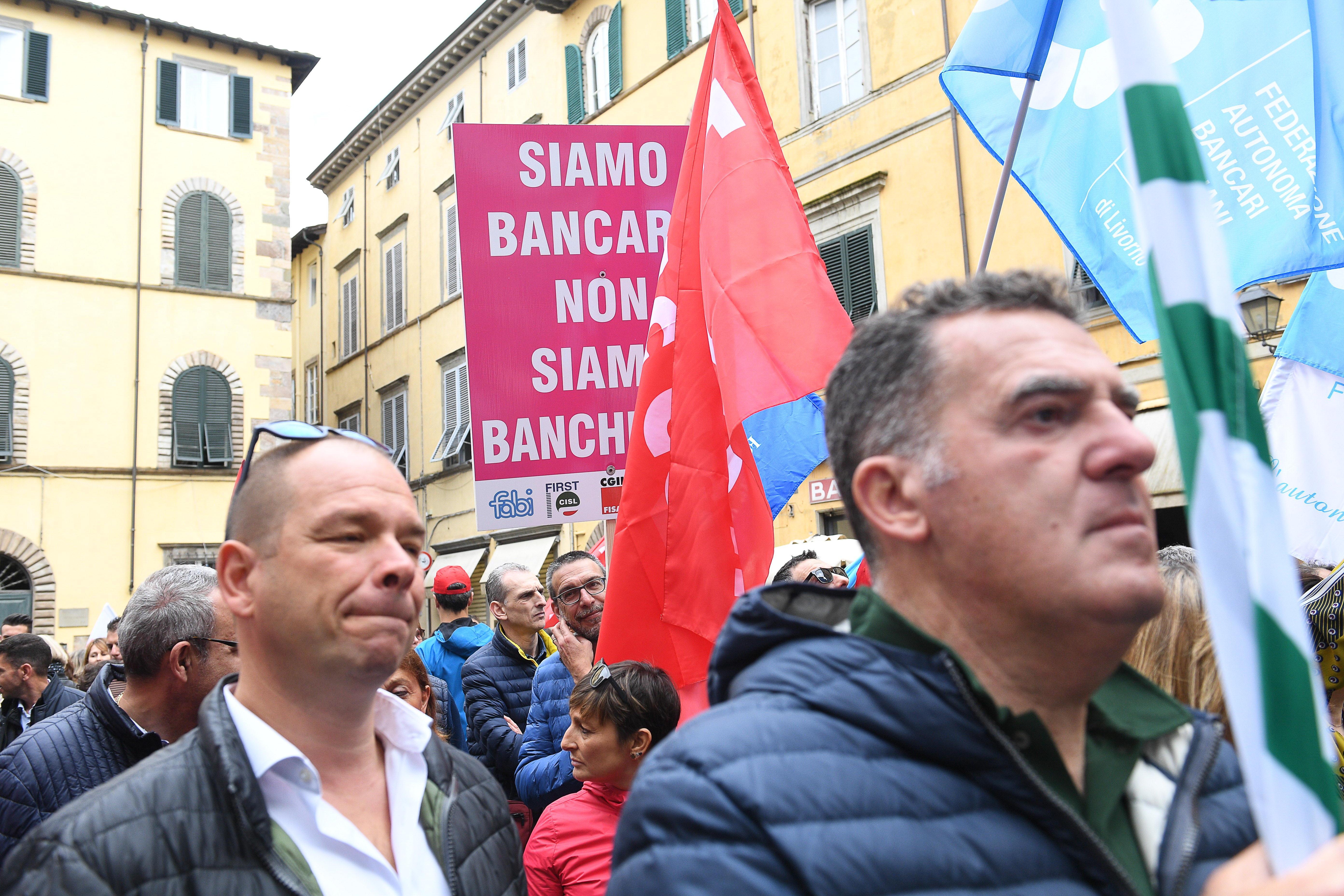 Diamanti tossici, la rabbia dei bancari: «Noi truffati come i nostri clienti» 