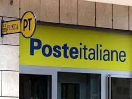 Spende i soldi di famiglia e finge di essere stata rapinata davanti alle Poste 