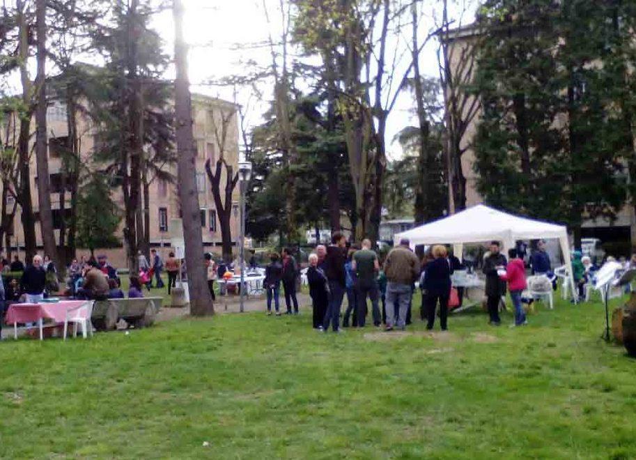 Reggio Emilia, al parco Senza nome la festa di primavera “Giro del cielo” tra spettacoli e mercatini 