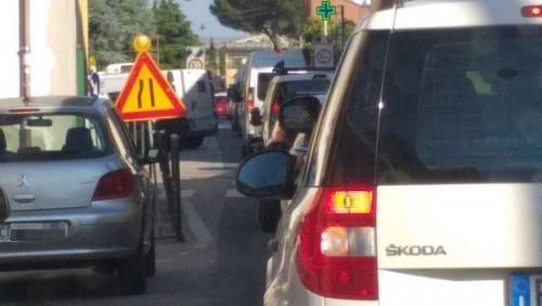 Coda chilometrica a Narnali