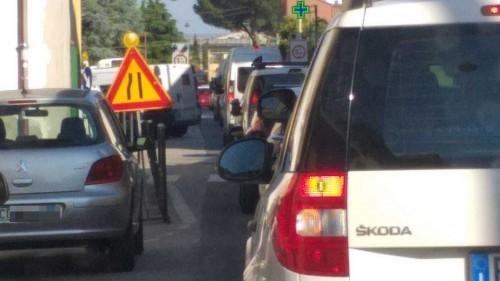 Coda chilometrica a Narnali