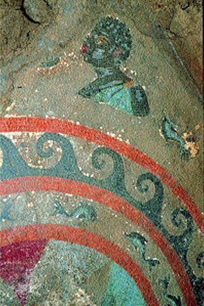 Il “mosaico dei neri” nell’edificio termale del tempio di Venere sull’Acropoli (foto Parchi Val di Cornia)