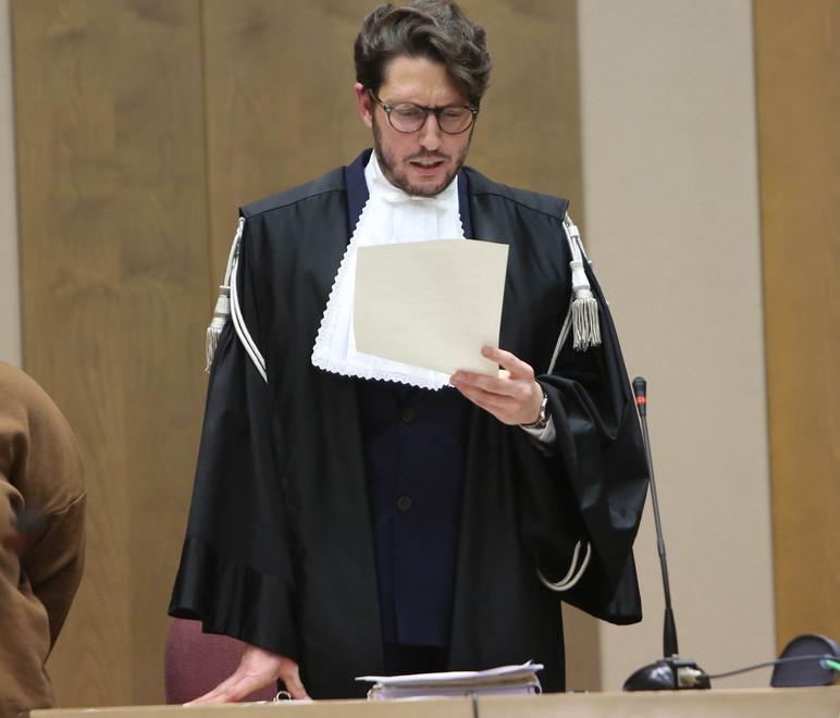 Ragazza stuprata per anni: patrigno condannato 