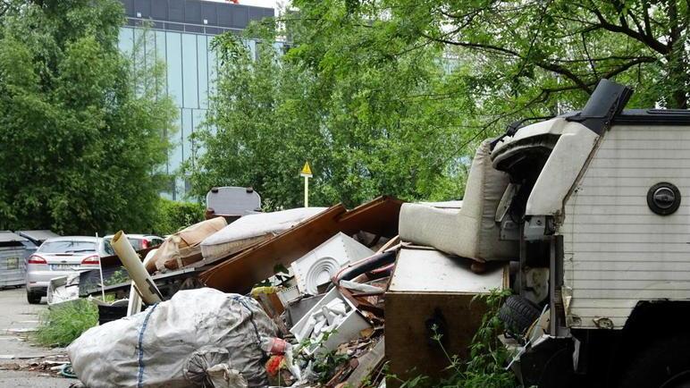 Bomba ecologica vicino all’ospedale di Pistoia