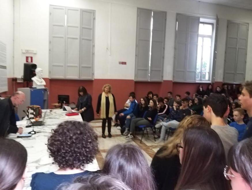 Prof sospesa a Palermo solidarietà di Fermi e Rossi