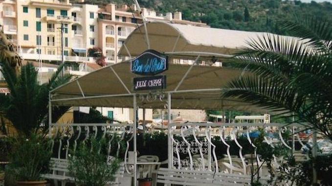 Restyling e nuova gestione per il Bar del Porto
