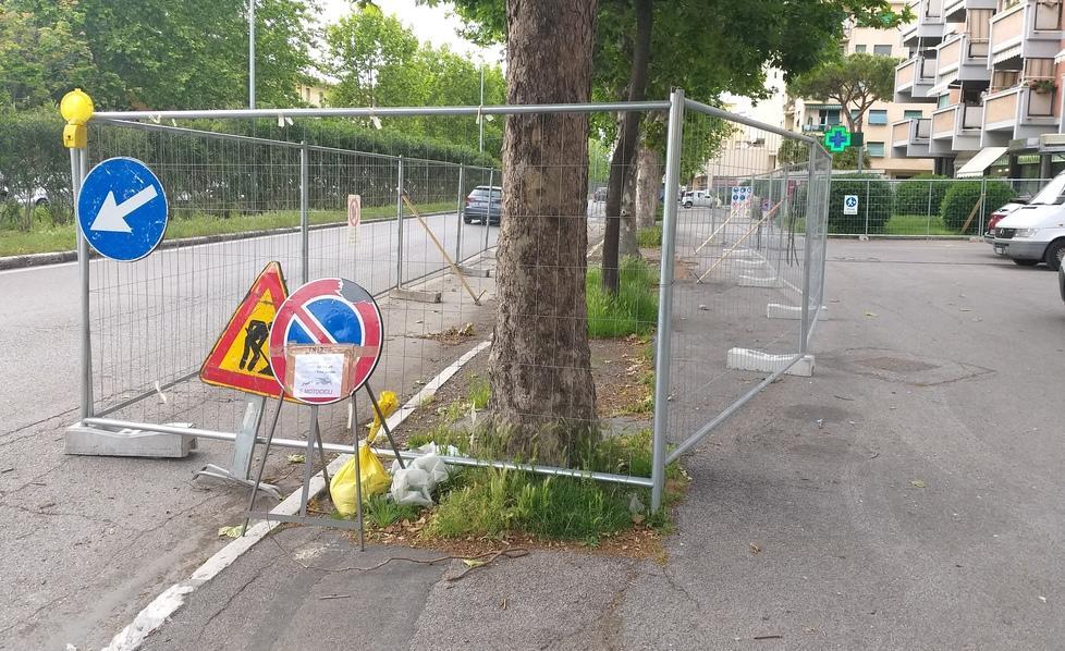 Dopo lo stop ai lavori il cantiere fantasma è ancora in viale Alfieri 
