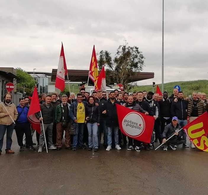 Sciopero del porta a porta: «Buste paga troppo basse»