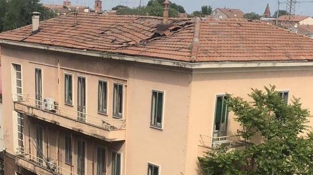 Ex comando vigili urbani Il tetto è in pericolo