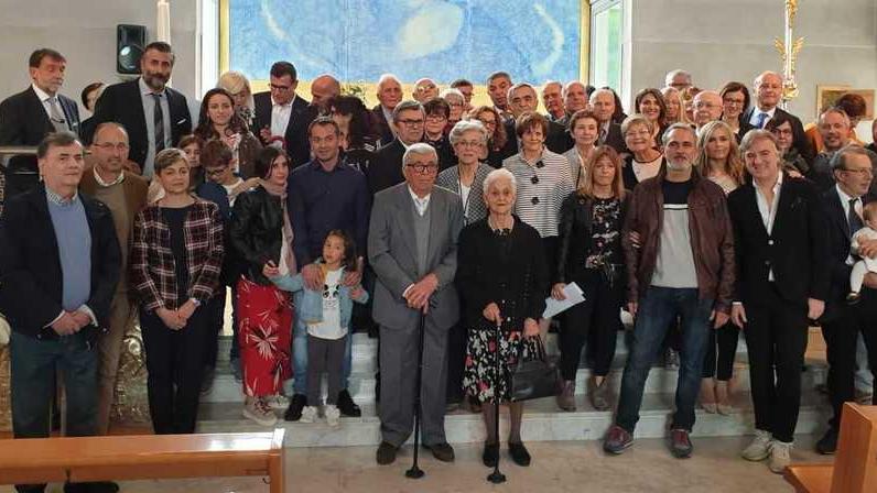 Anniversari di matrimonio A Montecavolo festeggiate in chiesa 32 coppie di sposi