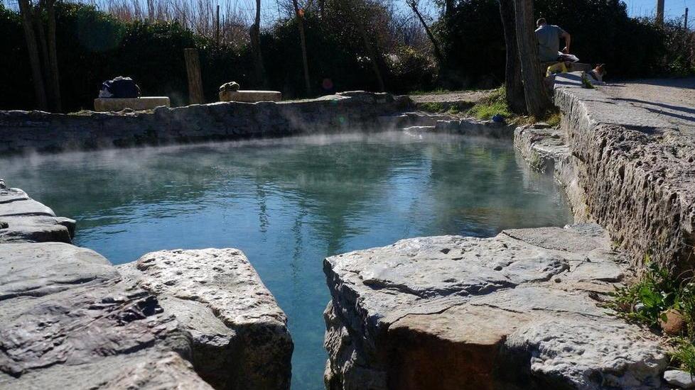 Terme, bagni gratis tutto l’anno nei Vasconi di pietra di San Casciano a Siena