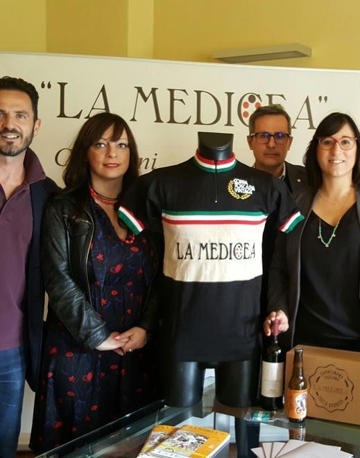 Bici e abiti d’epoca per il ritorno della corsa La Medicea 