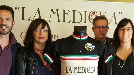 Bici e abiti d’epoca per il ritorno della corsa La Medicea