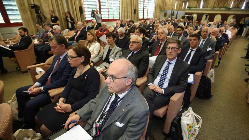 Iren, sindaci d’accordo: consenso bulgaro sul maxi bonus