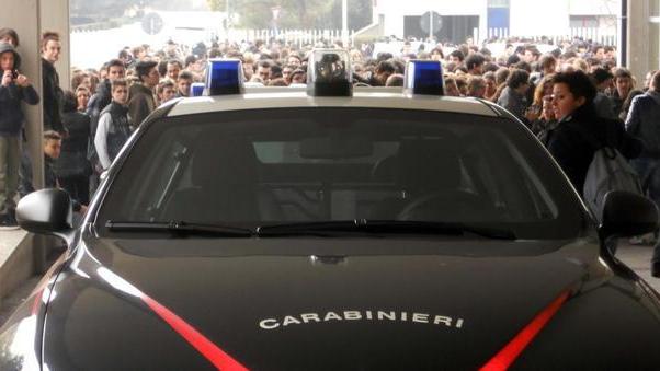 «Pagato per dare l’allarme bomba»