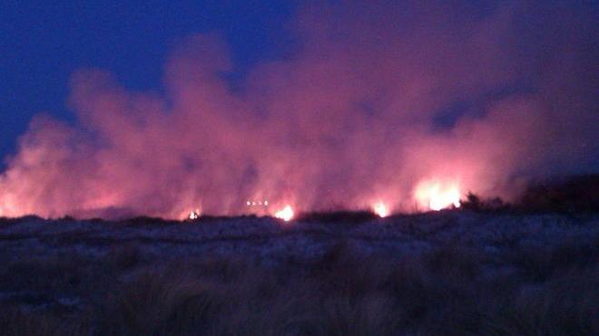 Maxi incendio devasta le Spiagge bianche