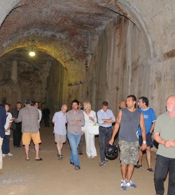 Matrimoni a pagamento nei sotterranei delle Mura 