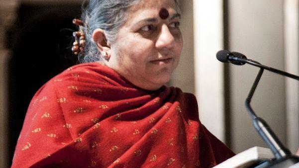 Torna Dialoghi sull’uomo e premia Vandana Shiva attivista e ambientalista
