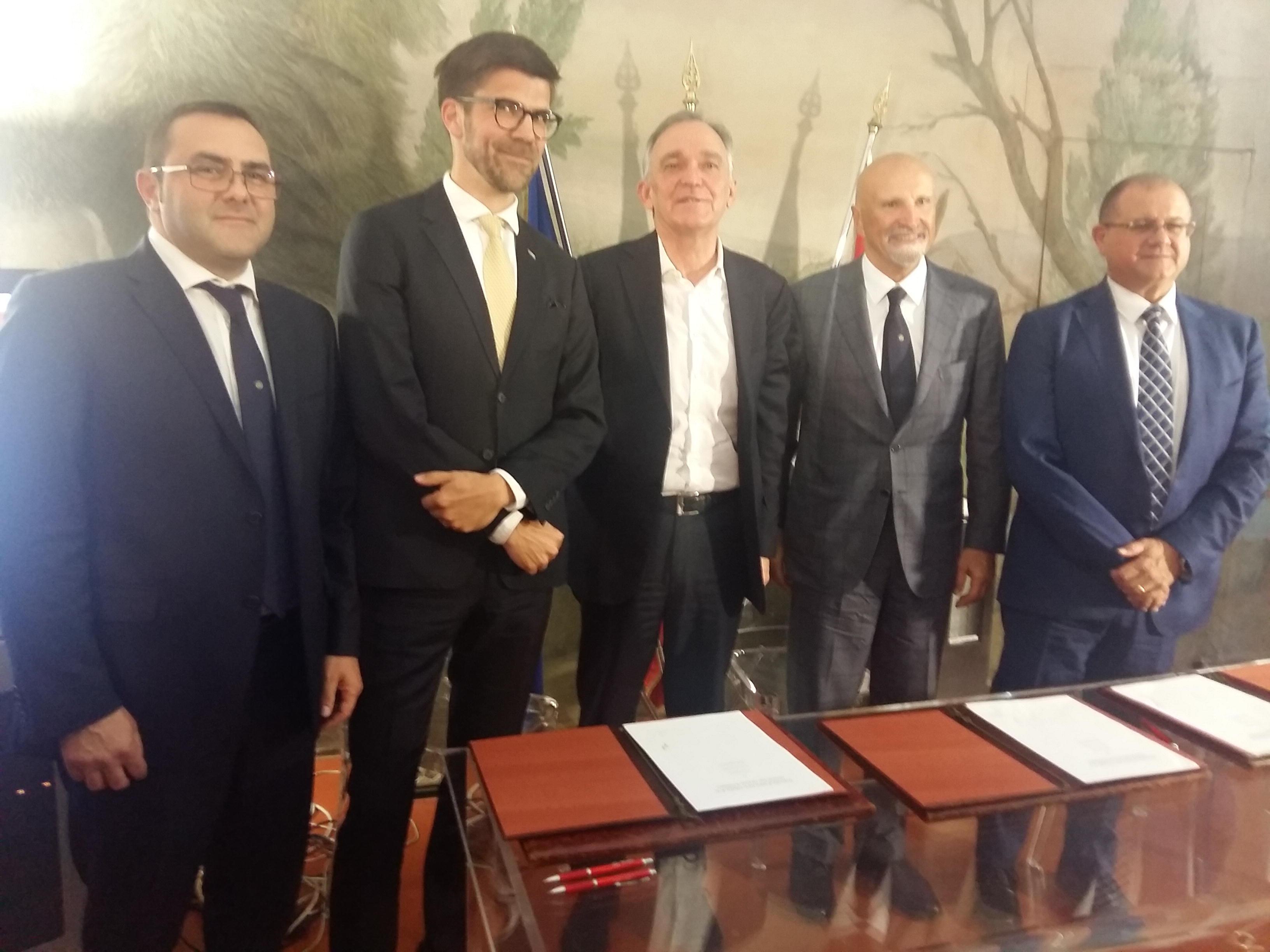 Onorato ora attacca anche Neri, nel mirino Grimaldi e Authority 