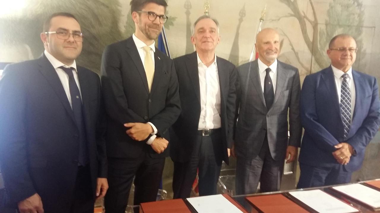 Onorato ora attacca anche Neri, nel mirino Grimaldi e Authority