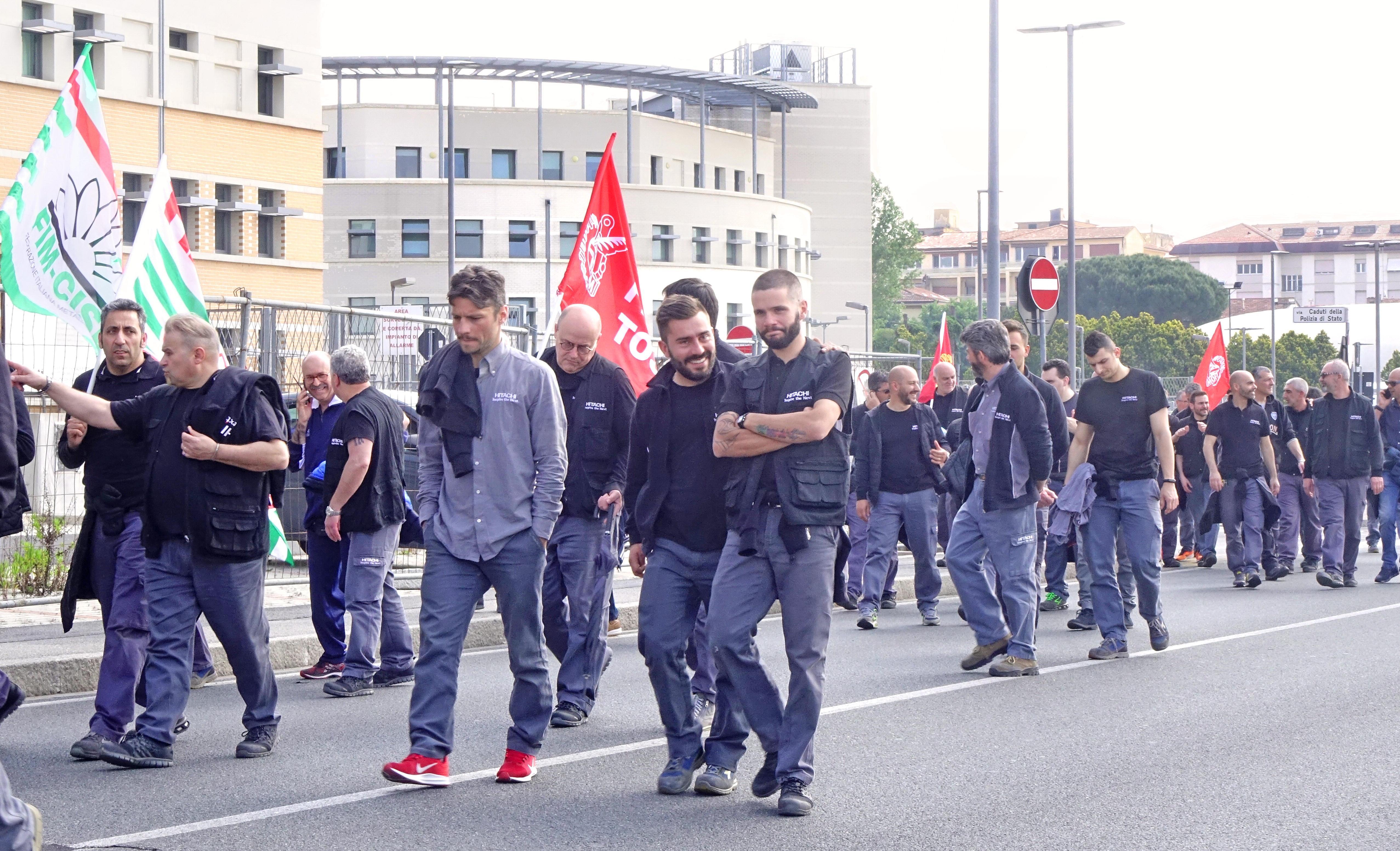 Amianto e pensioni, i lavoratori Hitachi alzano la voce con Inps e governo 