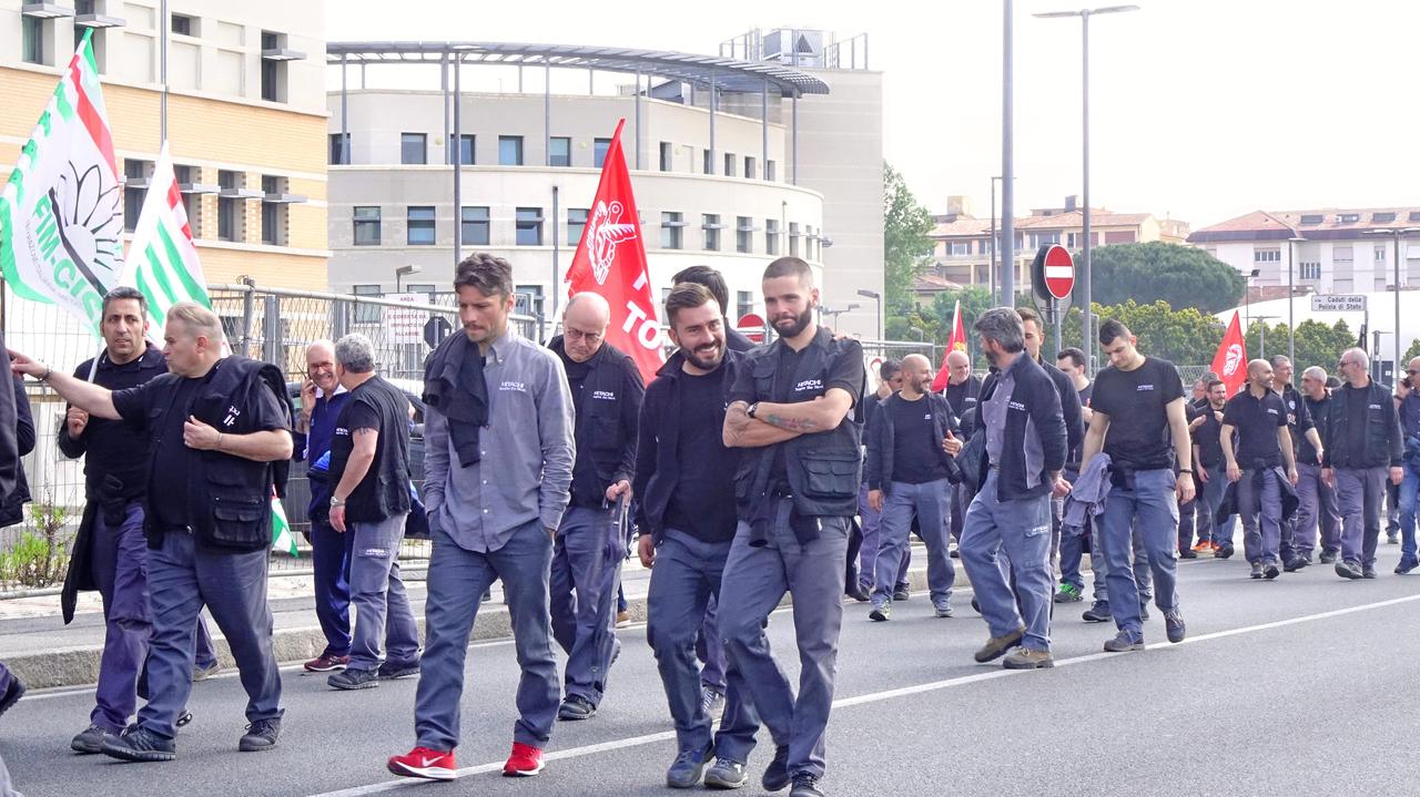 Amianto e pensioni, i lavoratori Hitachi alzano la voce con Inps e governo